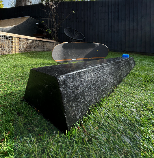Skate Curb - Concrete